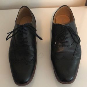 Black dress shoes
